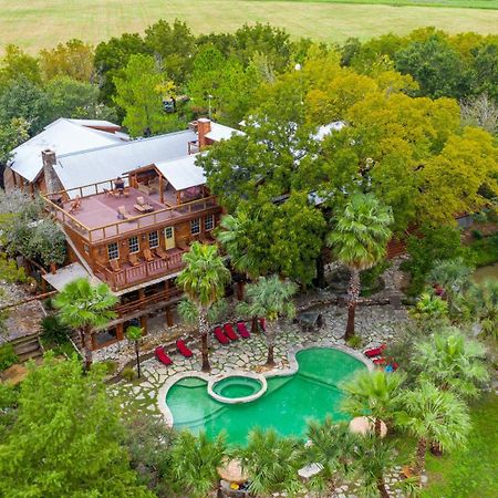 Moon River Ranch Satin Exterior photo