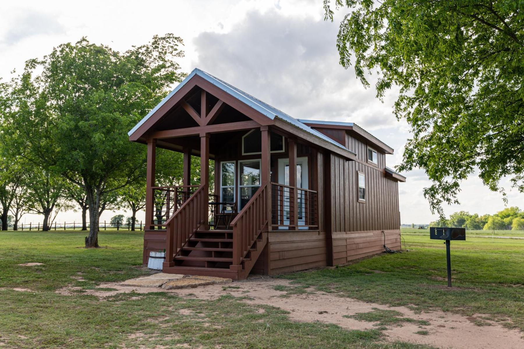 Moon River Ranch Satin Exterior photo