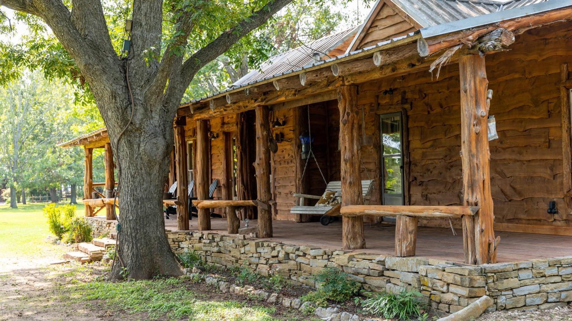 Moon River Ranch Satin Exterior photo